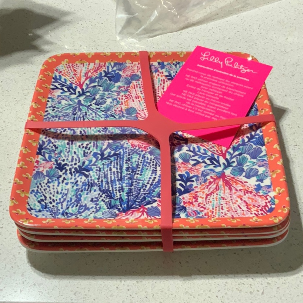 NWT LILLY PULITZER PLAtes